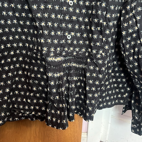 Sea ny. Cotton buttondown. Small flowers. Front embellishment. - Picture 3 of 7